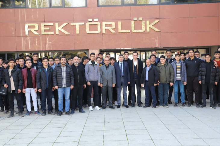 Lise Öğrencileri Fırat Üniversitesi'ni gezdi
