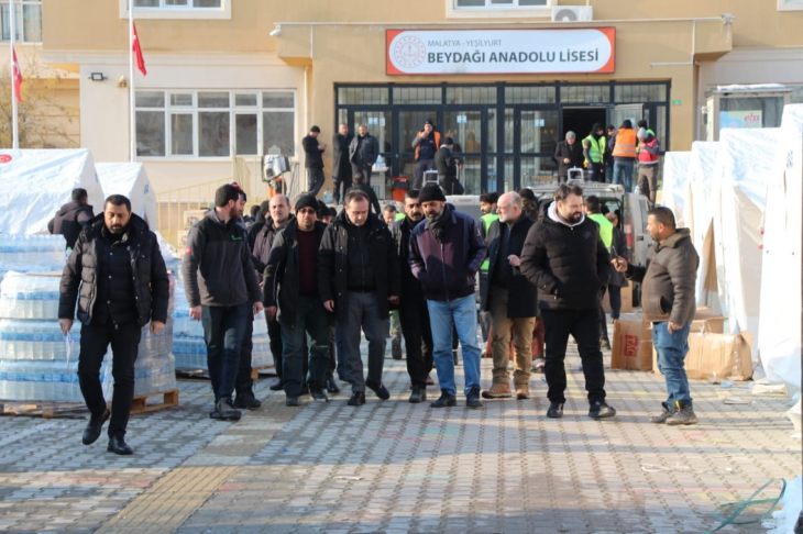 Milletvekili Ağar, deprem bölgesi Malatya'da vatandaşların yanında