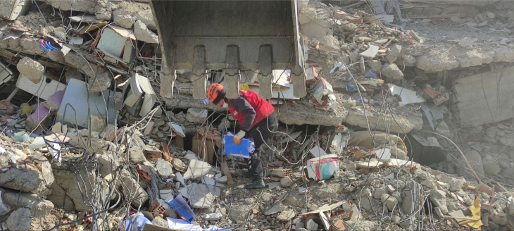 Elazığ İHH Arama ve Kurtarma Ekibi deprem bölgesindeydi