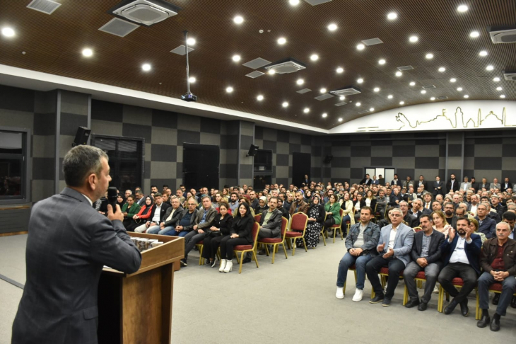 AK Parti Milletvekili adayları seçim çalışmalarını sürdürüyor
