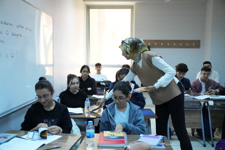 Elazığ Belediyesi, YKS'ye girecek öğrencilere desteklerini sürdürüyor
