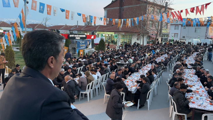 Yurtbaşı'nda binlerce kişi iftar sofrasında buluştu