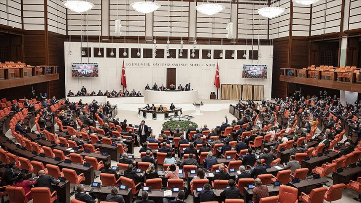 AK Parti başörtü teklifini Meclis'e sundu! 