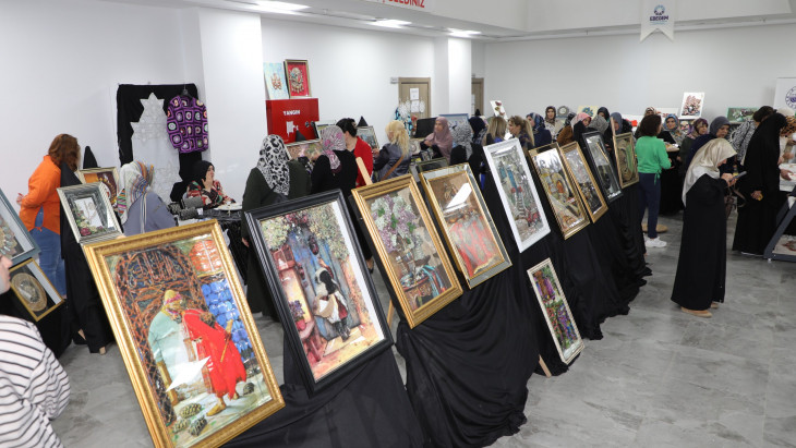 Elazığ Belediyesi Hanımeli El Sanatları Sergisi açıldı